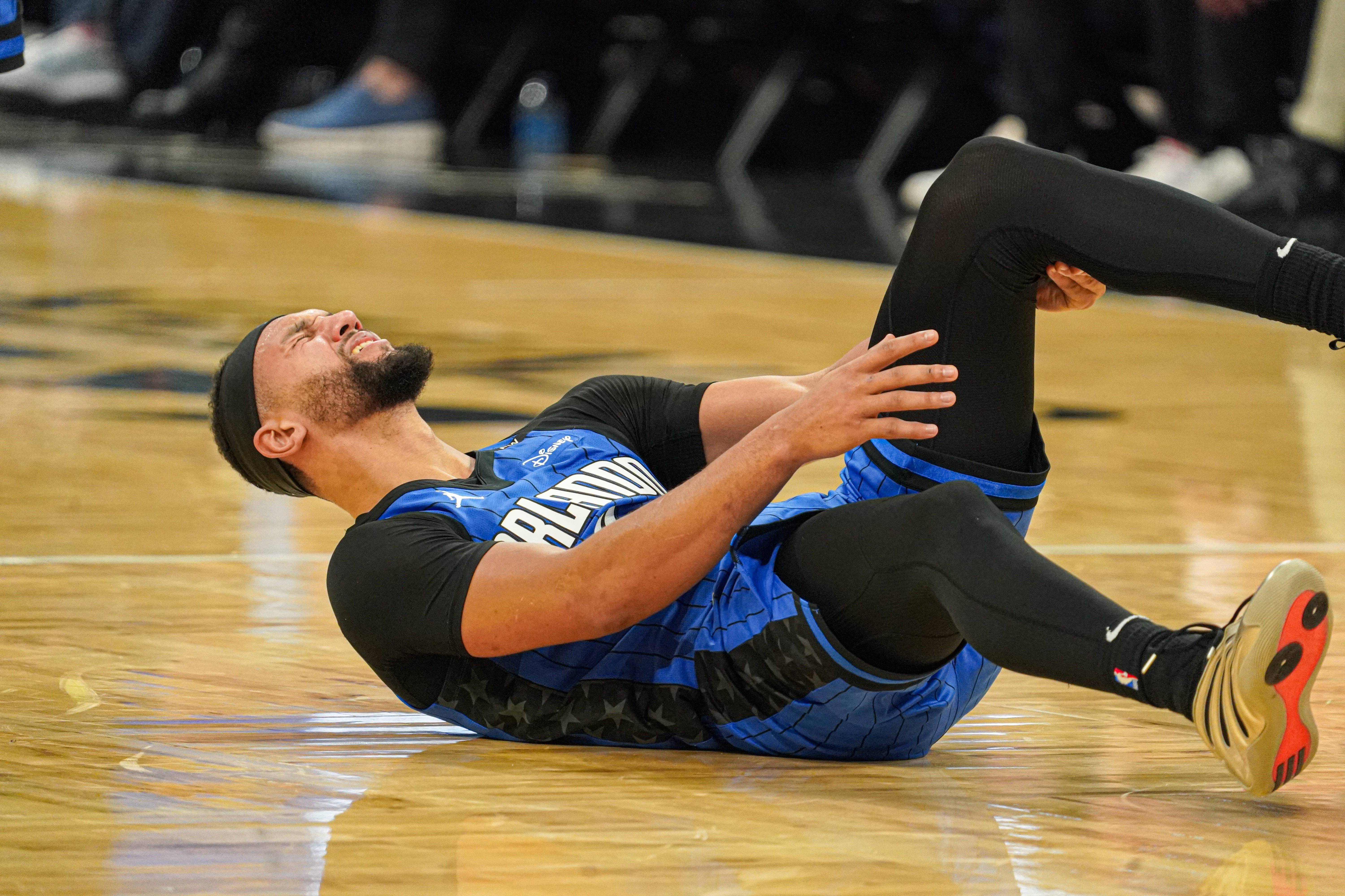 爵士客场力克魔术,继续保持三连胜势头 爵士客场力克魔术,继续保持三连胜势头