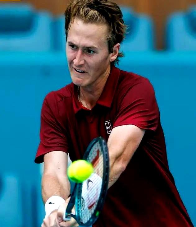 意大利网球队险胜世界网球队，费德勒打破历史纪录的简单介绍